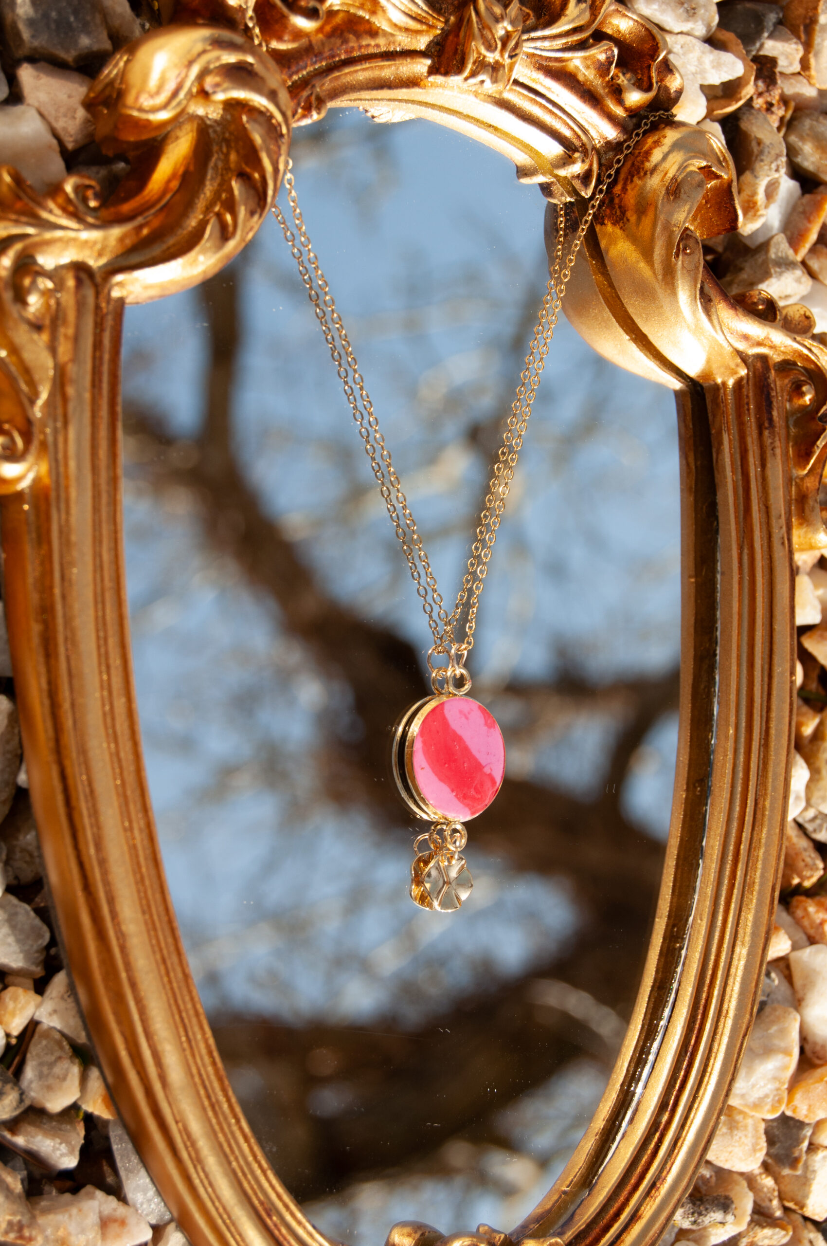 collier-vya